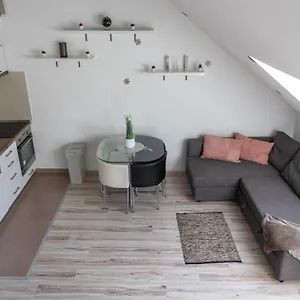 rezervați aici